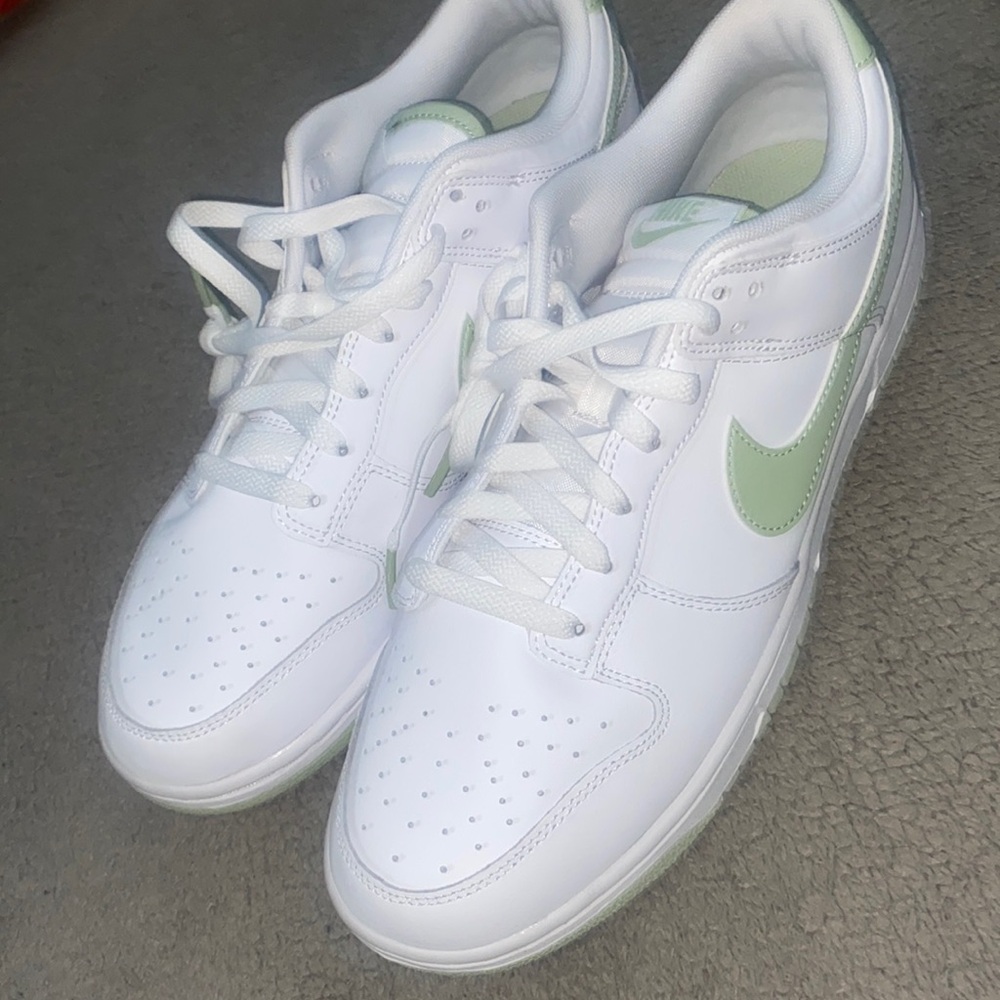 Nike dunk low honeydew